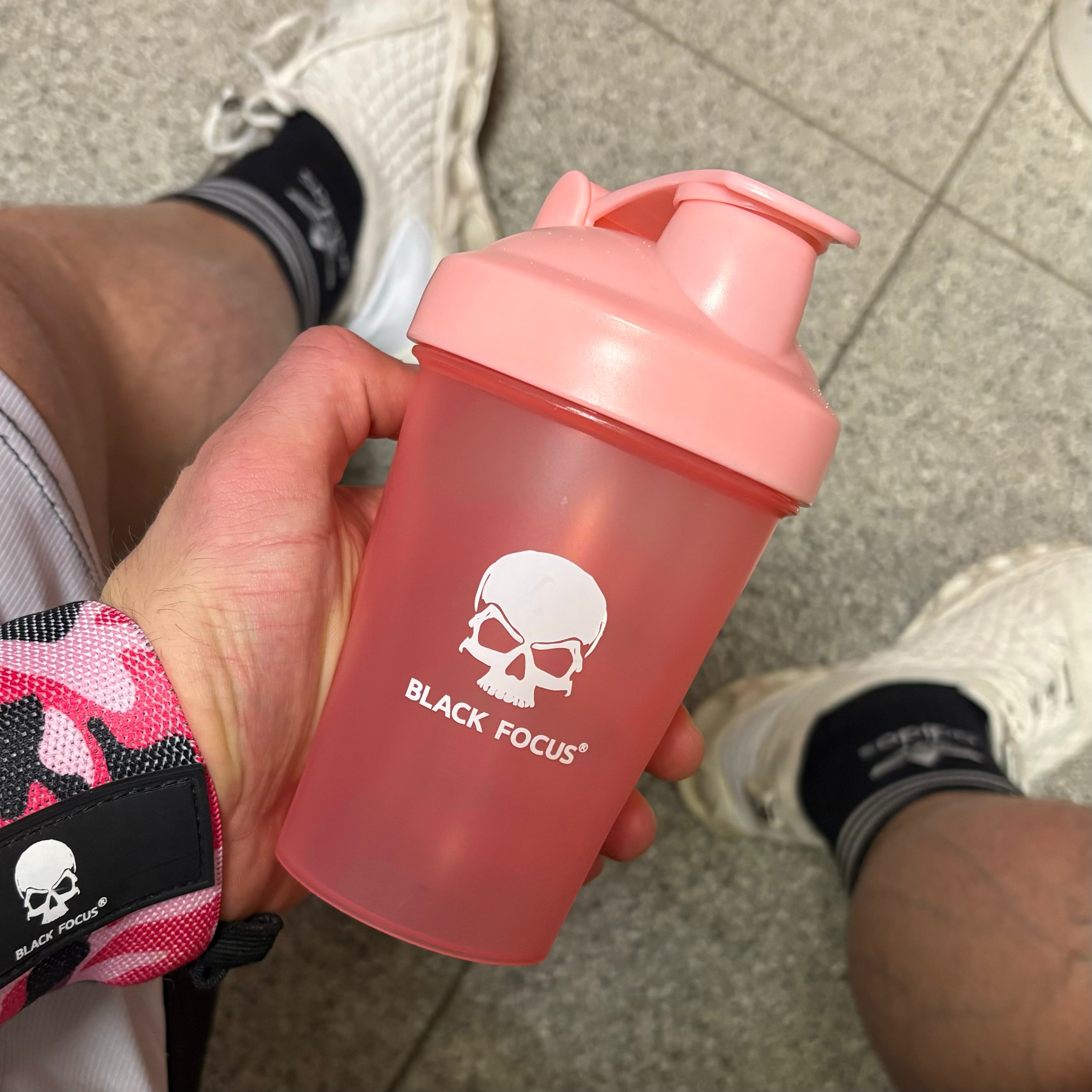 Black Focus Shaker